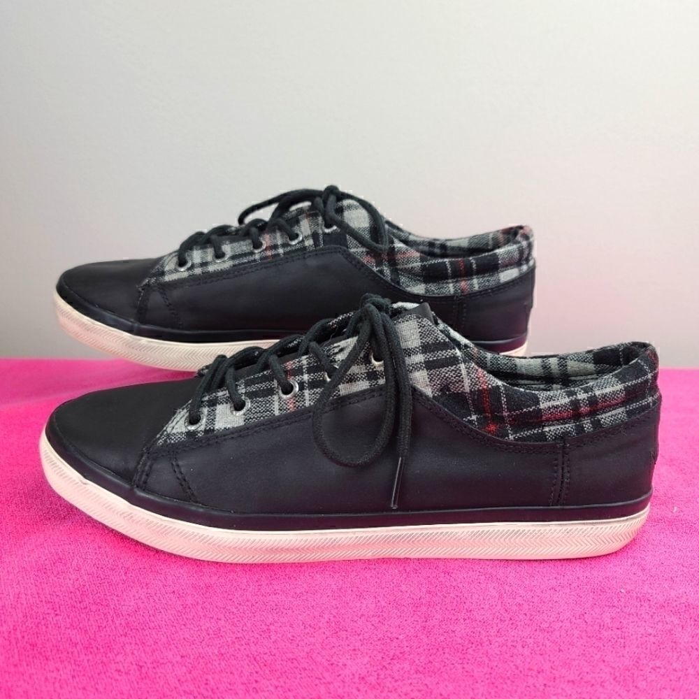 Nautica Sneakers With Plaid 